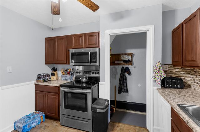 2740 Maple Ln, Shenango, PA 16134