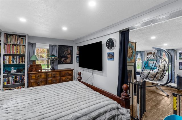 2740 Maple Ln, Shenango, PA 16134