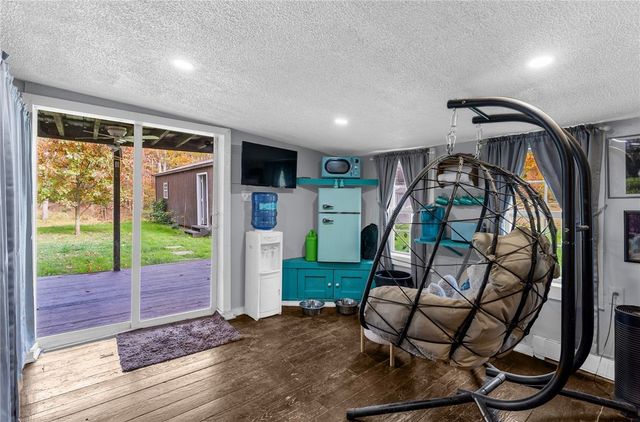 2740 Maple Ln, Shenango, PA 16134