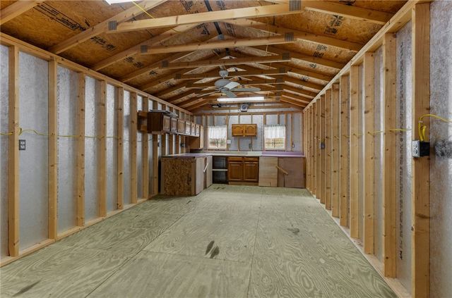 2740 Maple Ln, Shenango, PA 16134