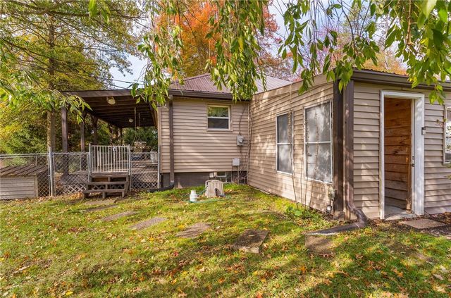 2740 Maple Ln, Shenango, PA 16134