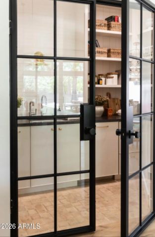 5537 E GRANDVIEW Road, Scottsdale, AZ 85254