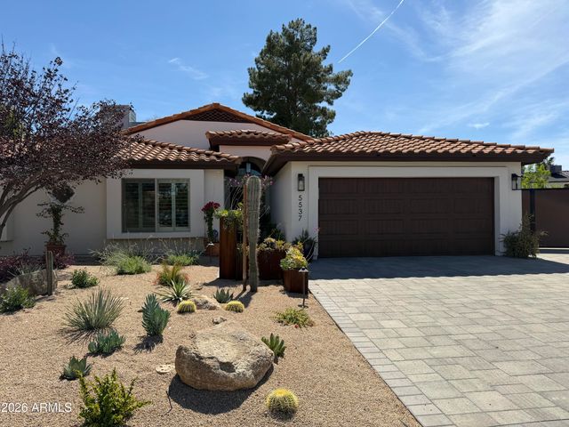 5537 E GRANDVIEW Road, Scottsdale, AZ 85254