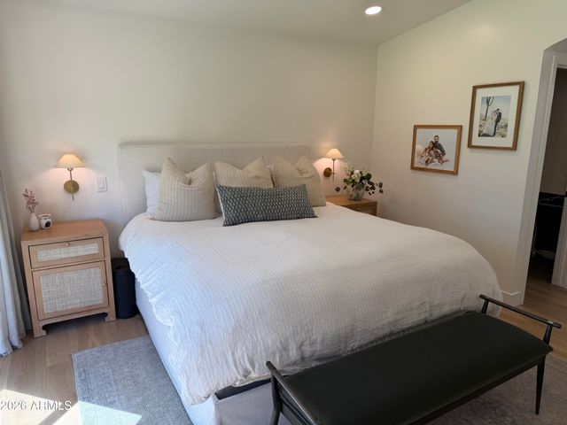 5537 E GRANDVIEW Road, Scottsdale, AZ 85254