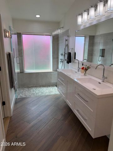 5537 E GRANDVIEW Road, Scottsdale, AZ 85254