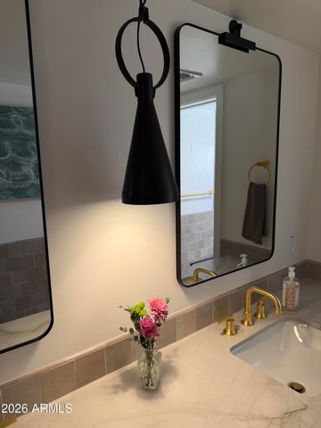 5537 E GRANDVIEW Road, Scottsdale, AZ 85254