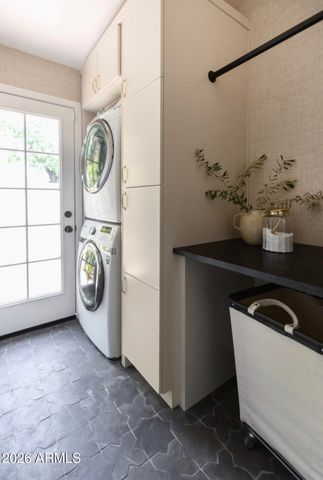 5537 E GRANDVIEW Road, Scottsdale, AZ 85254