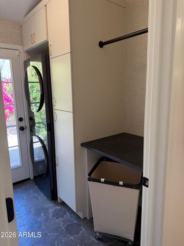 5537 E GRANDVIEW Road, Scottsdale, AZ 85254