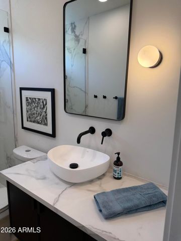 5537 E GRANDVIEW Road, Scottsdale, AZ 85254