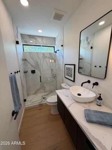 5537 E GRANDVIEW Road, Scottsdale, AZ 85254