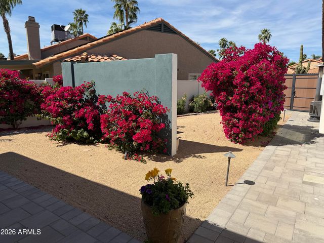 5537 E GRANDVIEW Road, Scottsdale, AZ 85254