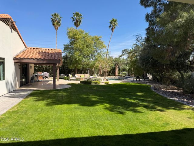 5537 E GRANDVIEW Road, Scottsdale, AZ 85254