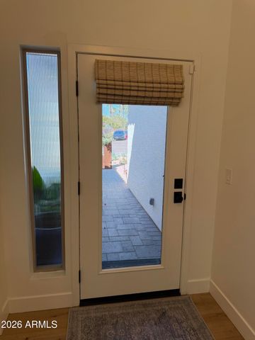 5537 E GRANDVIEW Road, Scottsdale, AZ 85254