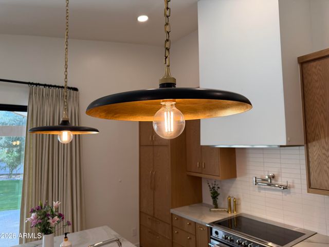 5537 E GRANDVIEW Road, Scottsdale, AZ 85254