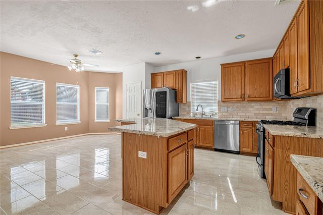 4102 Sand Dollar Court, Seabrook, TX 77586