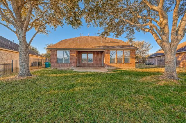 26018 S Lakefair Drive, Richmond, TX 77406