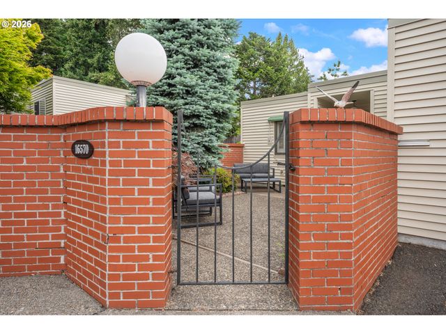16570 Sw MONACO Ln, King City, OR 97224
