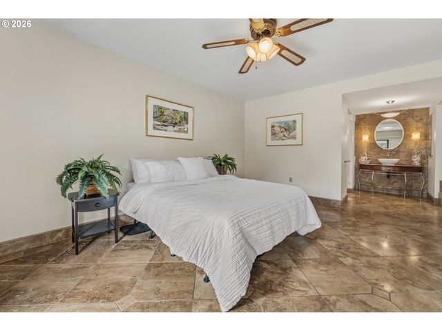 16570 Sw MONACO Ln, King City, OR 97224