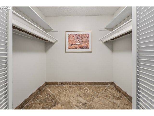 16570 Sw MONACO Ln, King City, OR 97224
