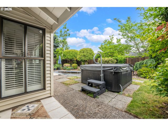 16570 Sw MONACO Ln, King City, OR 97224