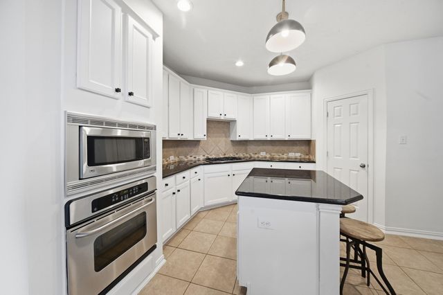 51 N Scribewood Circle, The Woodlands, TX 77382