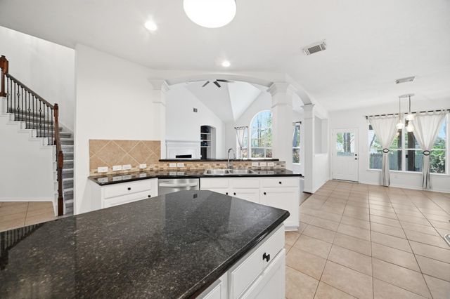 51 N Scribewood Circle, The Woodlands, TX 77382