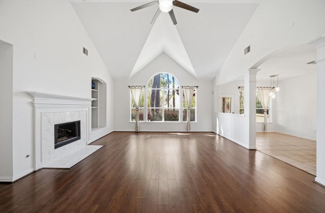 51 N Scribewood Circle, The Woodlands, TX 77382