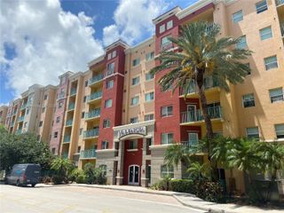 6001 SW 70th St 328, South Miami, FL 33143