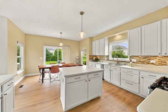 3630 White Deer Drive, Algonquin, IL 60102