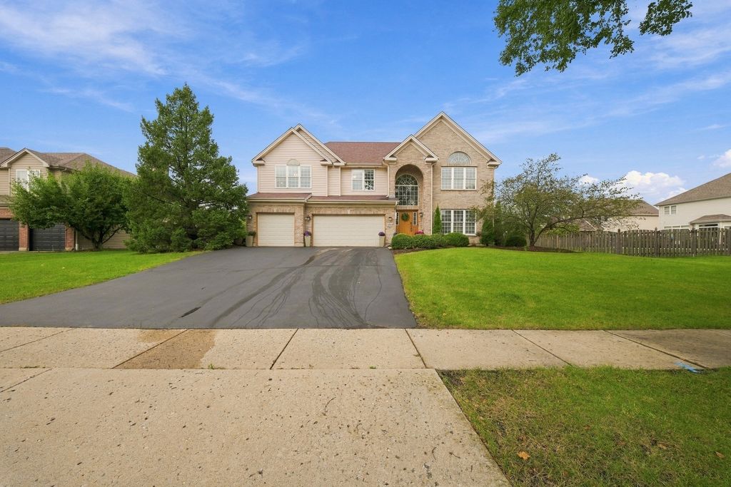 3630 White Deer Drive, Algonquin, IL 60102