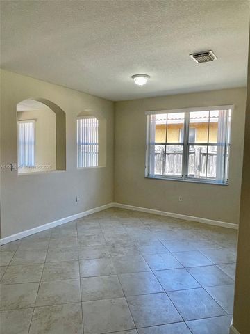 8514 NW 111th Ct 8514, Doral, FL 33178