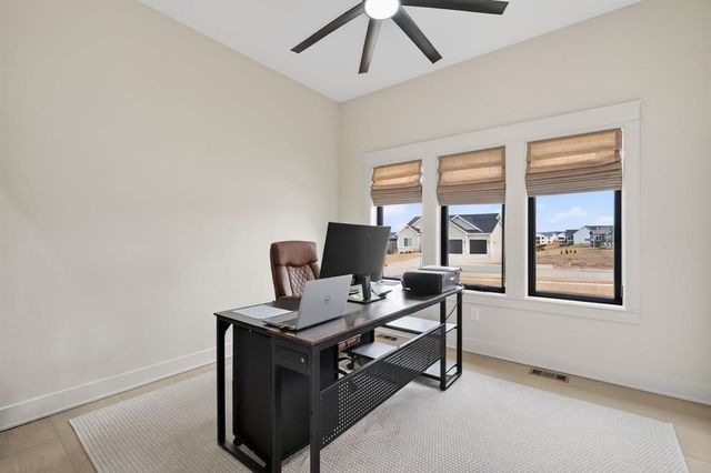 2922 NW Beechwood Drive, Grimes, IA 50111
