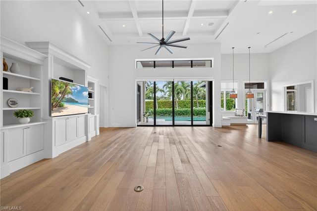2140 TARPON RD, Naples, FL 34102