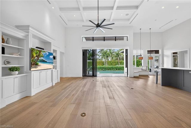 2140 TARPON RD, Naples, FL 34102