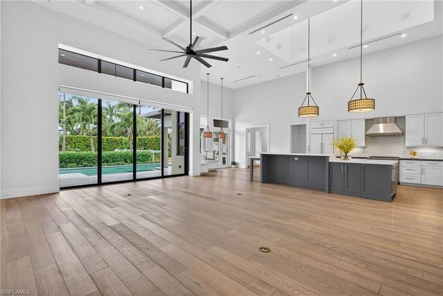 2140 TARPON RD, Naples, FL 34102