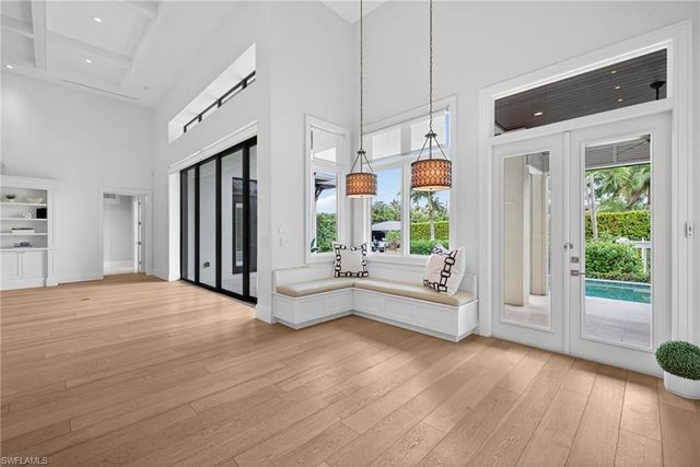 2140 TARPON RD, Naples, FL 34102