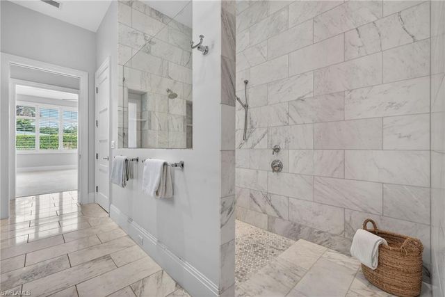 2140 TARPON RD, Naples, FL 34102