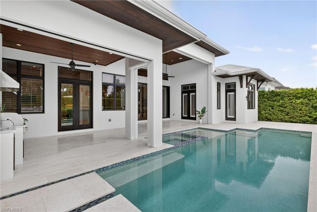 2140 TARPON RD, Naples, FL 34102