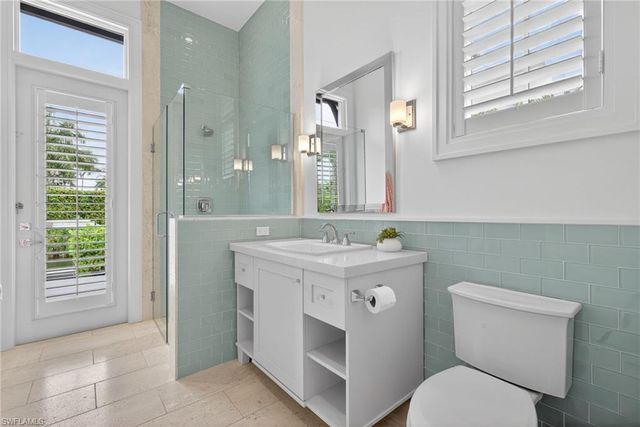 2140 TARPON RD, Naples, FL 34102