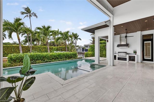 2140 TARPON RD, Naples, FL 34102