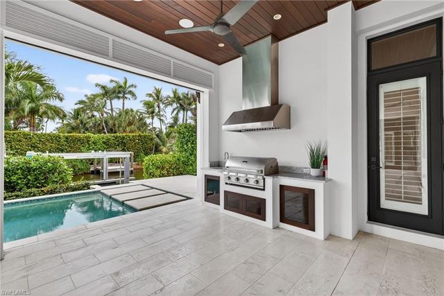2140 TARPON RD, Naples, FL 34102
