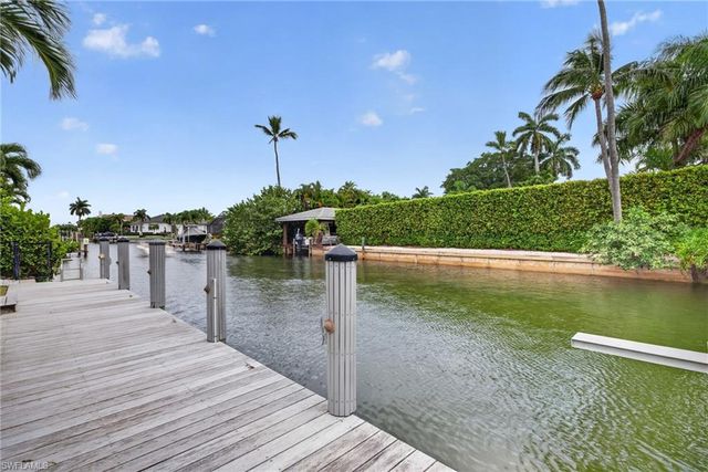 2140 TARPON RD, Naples, FL 34102