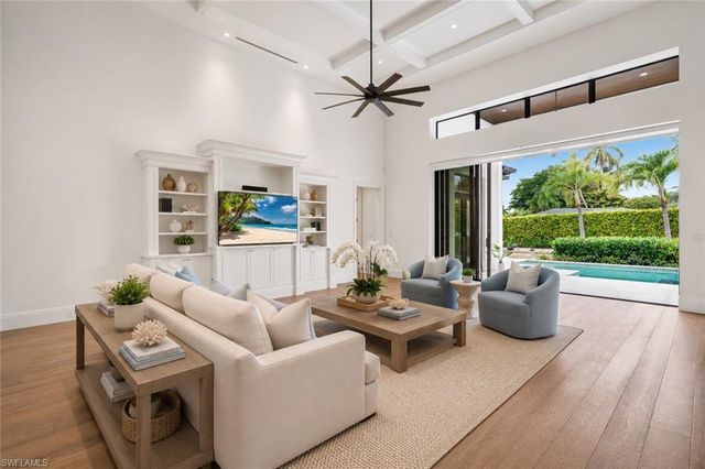 2140 TARPON RD, Naples, FL 34102