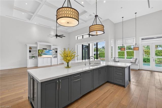 2140 TARPON RD, Naples, FL 34102
