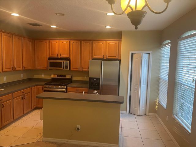 3002 POINTEVIEW DRIVE, Tampa, FL 33611