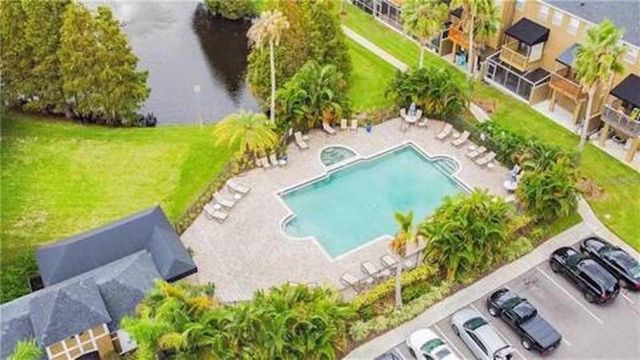 3002 POINTEVIEW DRIVE, Tampa, FL 33611