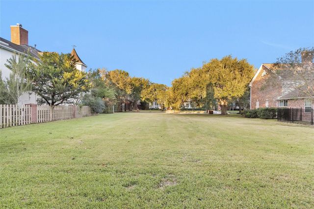 1206 Bluebonnet Drive, Seabrook, TX 77586