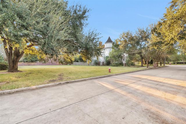 1206 Bluebonnet Drive, Seabrook, TX 77586