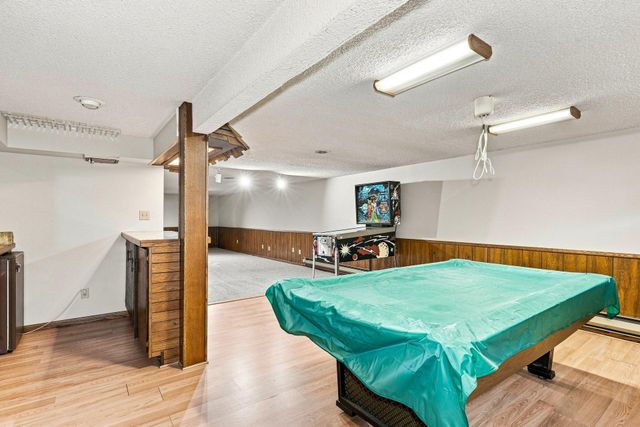 7158 Upper 139th Street W, Apple Valley, MN 55124