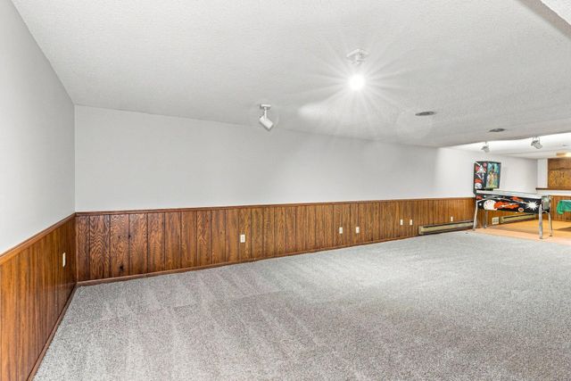 7158 Upper 139th Street W, Apple Valley, MN 55124